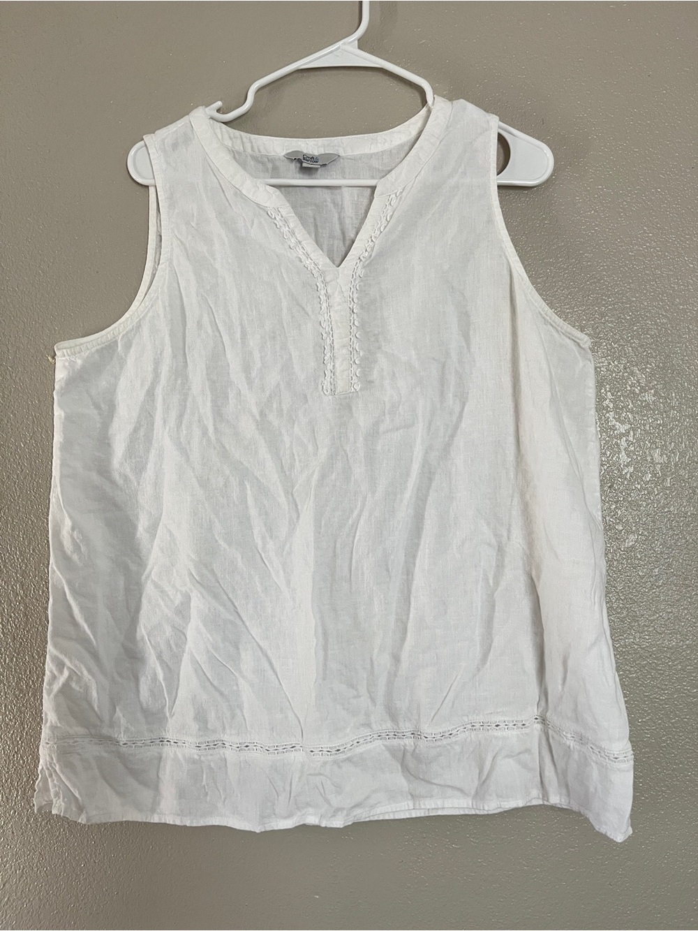 croft & barrow White Sleeveless Linen-Cotton V-Neck Tank